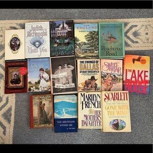 Large collection of hardback books - ONLY COMES WITH 3 BOOKS‎